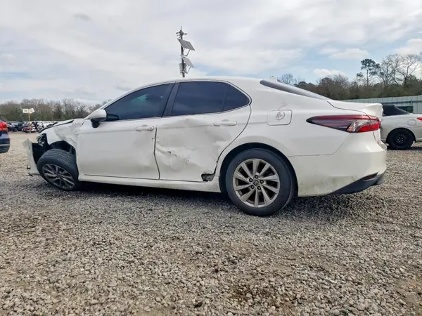 4T1C11AK5MU541233 2021 TOYOTA CAMRY - Image 2