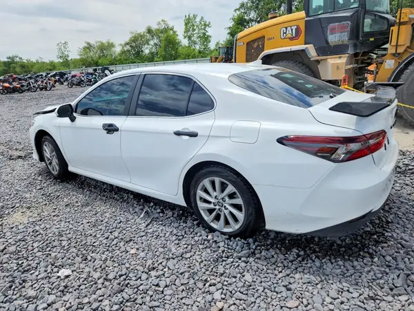 4T1C11AK5MU542964 2021 TOYOTA CAMRY - Image 2
