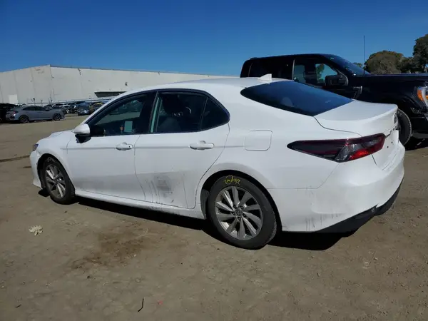4T1C11AK5MU549767 2021 TOYOTA CAMRY - Image 2