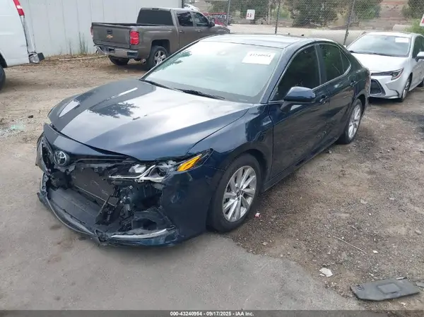4T1C11AK5MU549803 2021 TOYOTA CAMRY - Image 2