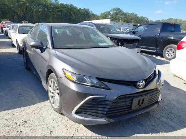 4T1C11AK5MU552362 2021 TOYOTA CAMRY - Image 1