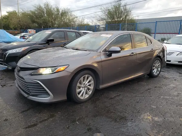 4T1C11AK5MU556444 2021 TOYOTA CAMRY - Image 1