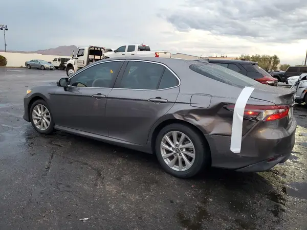 4T1C11AK5MU556444 2021 TOYOTA CAMRY - Image 2