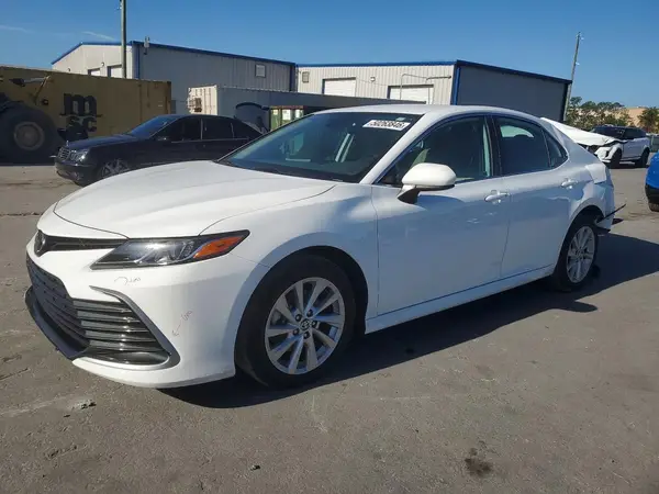 4T1C11AK5MU560865 2021 TOYOTA CAMRY - Image 1