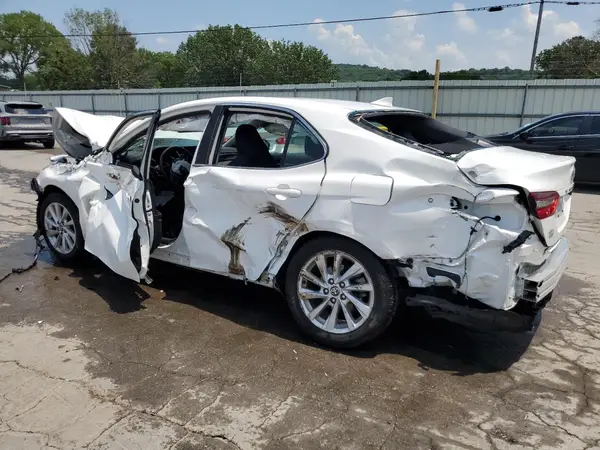 4T1C11AK5MU563183 2021 TOYOTA CAMRY - Image 2