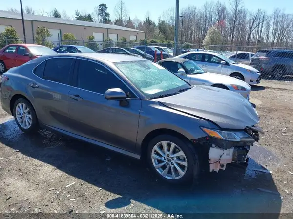 4T1C11AK5MU563426 2021 TOYOTA CAMRY - Image 1