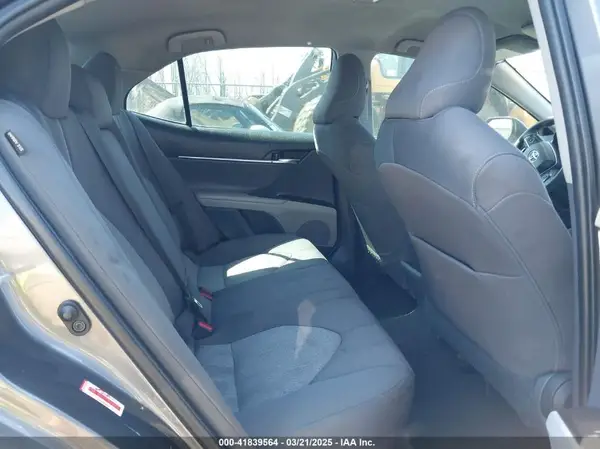 4T1C11AK5MU563426 2021 TOYOTA CAMRY - Image 8