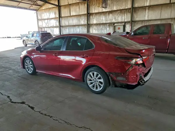 4T1C11AK5MU569730 2021 TOYOTA CAMRY - Image 2