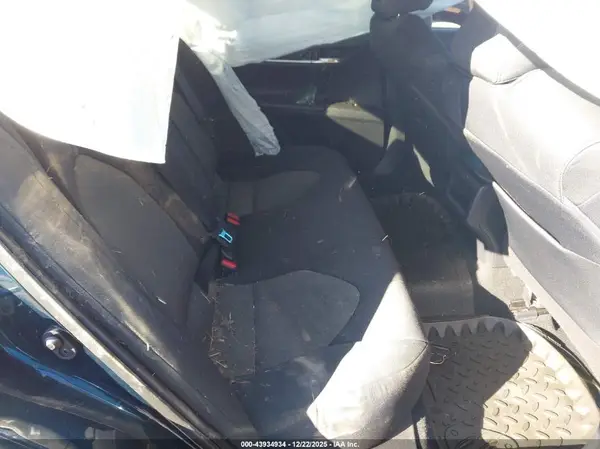 4T1C11AK5MU569937 2021 TOYOTA CAMRY - Image 8