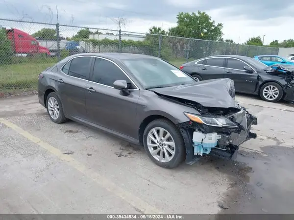 4T1C11AK5MU573910 2021 TOYOTA CAMRY - Image 1
