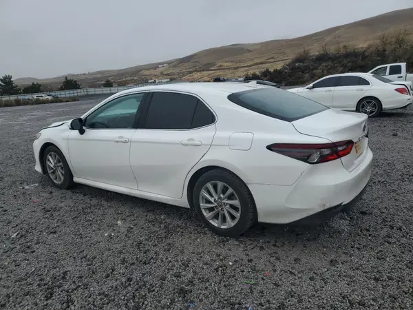 4T1C11AK5MU578525 2021 TOYOTA CAMRY - Image 2