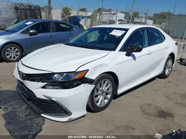 4T1C11AK5MU589945 2021 TOYOTA CAMRY - Image 2