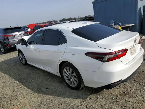 4T1C11AK5MU590027 2021 TOYOTA CAMRY - Image 2
