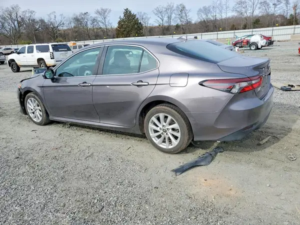 4T1C11AK5MU597964 2021 TOYOTA CAMRY - Image 2