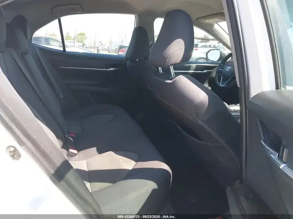 4T1C11AK5MU601592 2021 TOYOTA CAMRY - Image 8