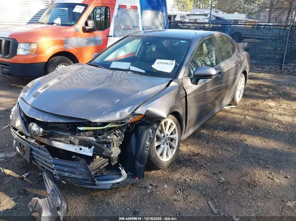 4T1C11AK5MU604069 2021 TOYOTA CAMRY - Image 2