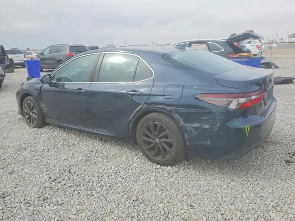 4T1C11AK5MU607344 2021 TOYOTA CAMRY - Image 2