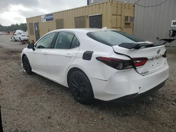 4T1C11AK5MU612379 2021 TOYOTA CAMRY - Image 2