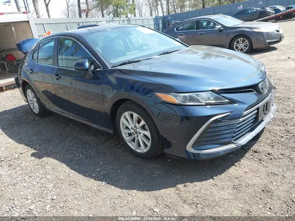 4T1C11AK5MU615055 2021 TOYOTA CAMRY - Image 1