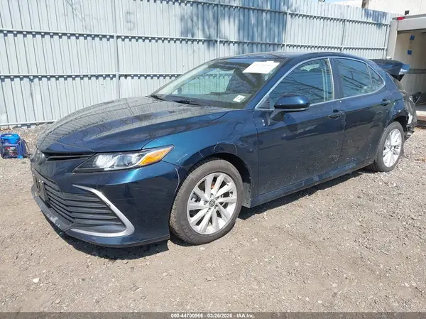 4T1C11AK5MU615055 2021 TOYOTA CAMRY - Image 2