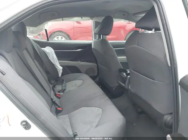 4T1C11AK5NU003049 2022 TOYOTA CAMRY - Image 8