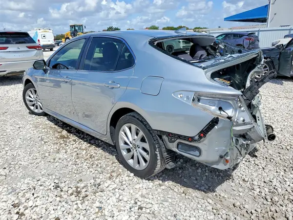 4T1C11AK5NU003519 2022 TOYOTA CAMRY - Image 2
