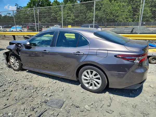 4T1C11AK5NU004203 2022 TOYOTA CAMRY - Image 2