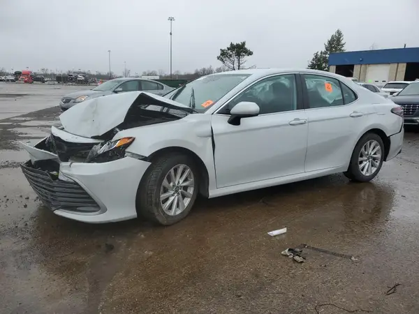 4T1C11AK5NU007148 2022 TOYOTA CAMRY - Image 1