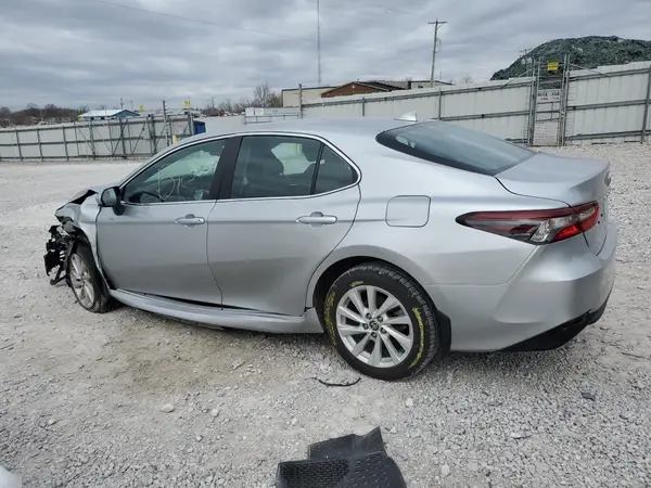 4T1C11AK5NU037797 2022 TOYOTA CAMRY - Image 2