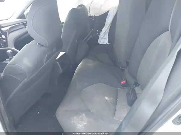 4T1C11AK5NU045575 2022 TOYOTA CAMRY - Image 8