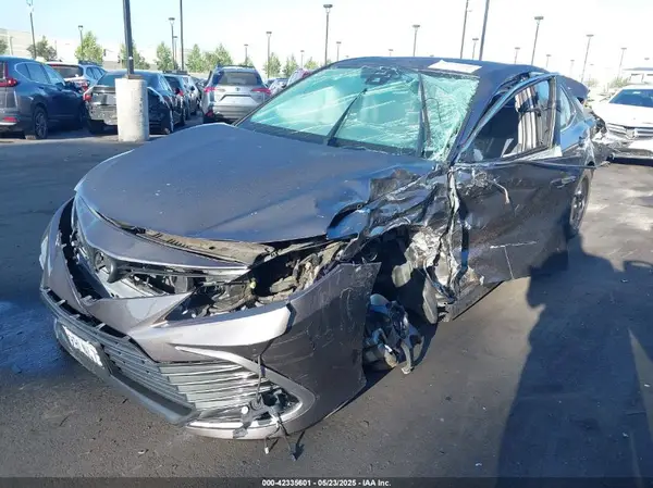 4T1C11AK5NU047780 2022 TOYOTA CAMRY - Image 2
