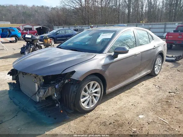 4T1C11AK5NU064031 2022 TOYOTA CAMRY - Image 2