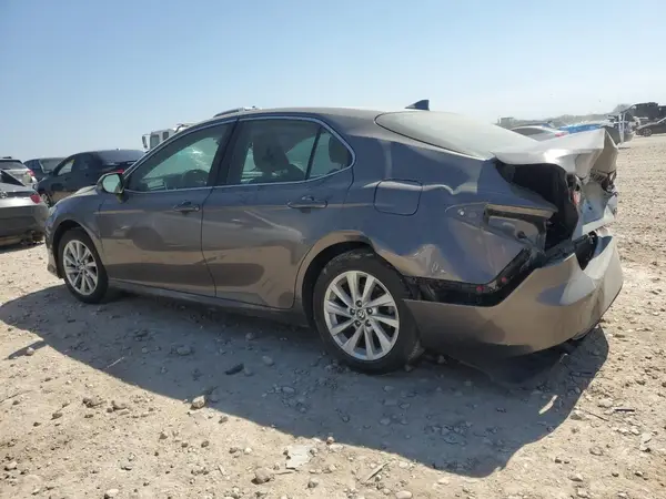 4T1C11AK5NU073456 2022 TOYOTA CAMRY - Image 2