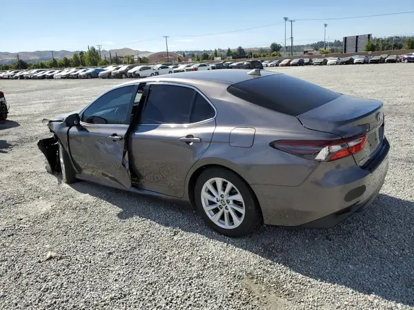 4T1C11AK5NU498756 2022 TOYOTA CAMRY - Image 2