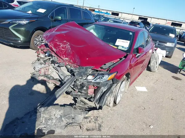 4T1C11AK5NU619866 2022 TOYOTA CAMRY - Image 2