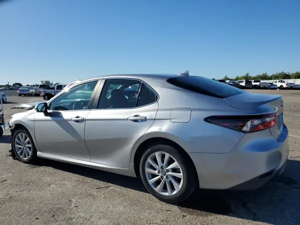 4T1C11AK5NU631113 2022 TOYOTA CAMRY - Image 2