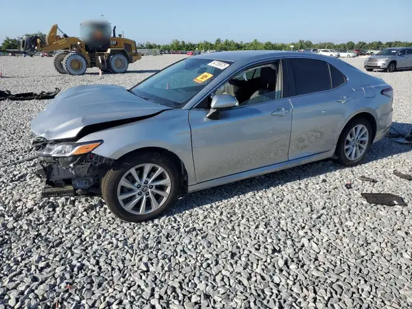 4T1C11AK5NU632570 2022 TOYOTA CAMRY - Image 1