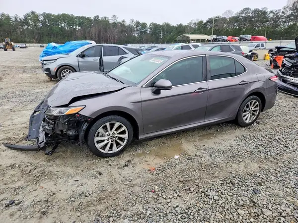 4T1C11AK5NU636697 2022 TOYOTA CAMRY - Image 1