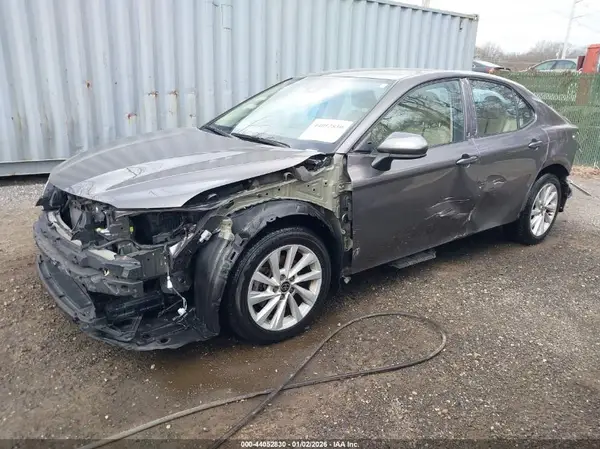 4T1C11AK5NU638773 2022 TOYOTA CAMRY - Image 2