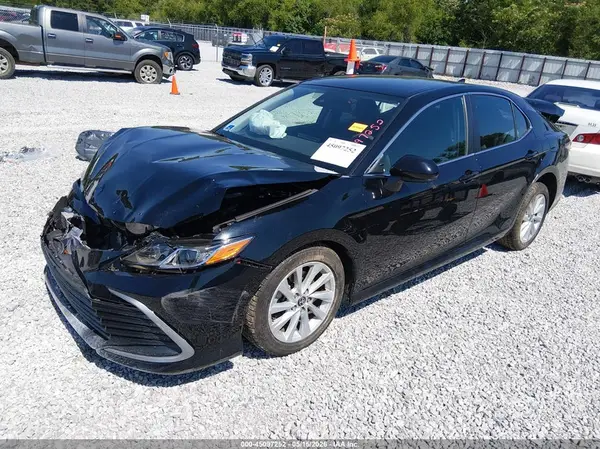 4T1C11AK5NU643195 2022 TOYOTA CAMRY - Image 2