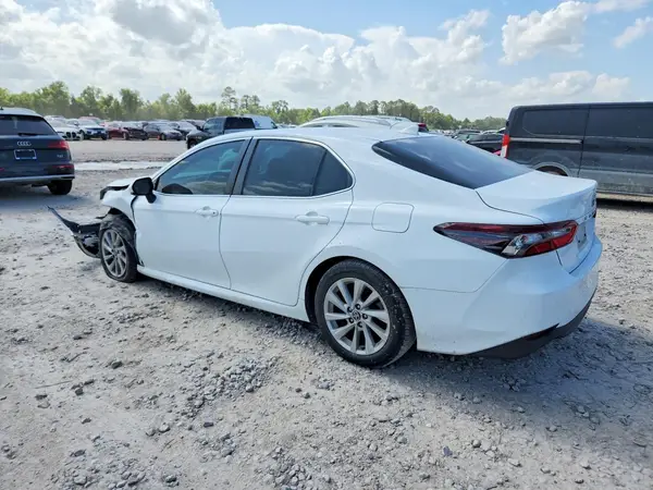 4T1C11AK5NU643374 2022 TOYOTA CAMRY - Image 2