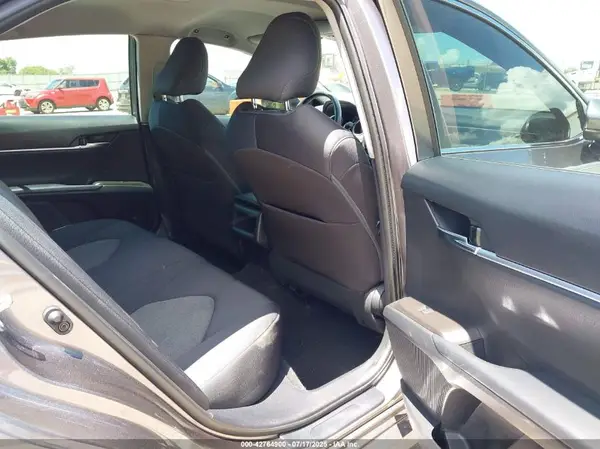 4T1C11AK5NU644119 2022 TOYOTA CAMRY - Image 8