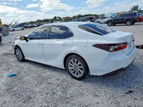 4T1C11AK5NU644346 2022 TOYOTA CAMRY - Image 2
