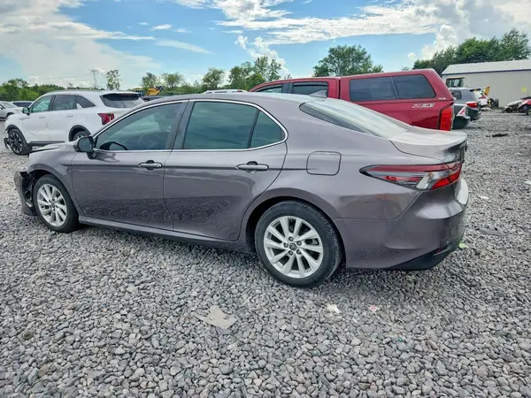4T1C11AK5NU648090 2022 TOYOTA CAMRY - Image 2