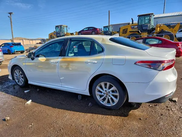 4T1C11AK5NU651491 2022 TOYOTA CAMRY - Image 2
