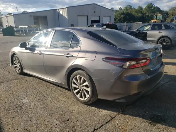 4T1C11AK5NU657176 2022 TOYOTA CAMRY - Image 2
