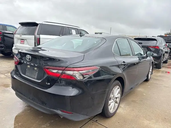 4T1C11AK5NU658702 2022 TOYOTA CAMRY - Image 2