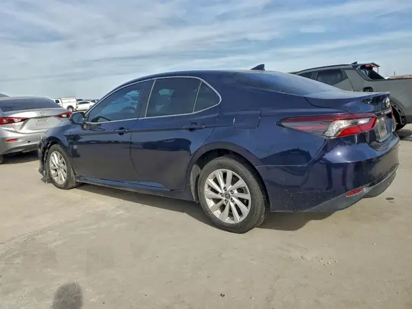 4T1C11AK5NU661096 2022 TOYOTA CAMRY - Image 2