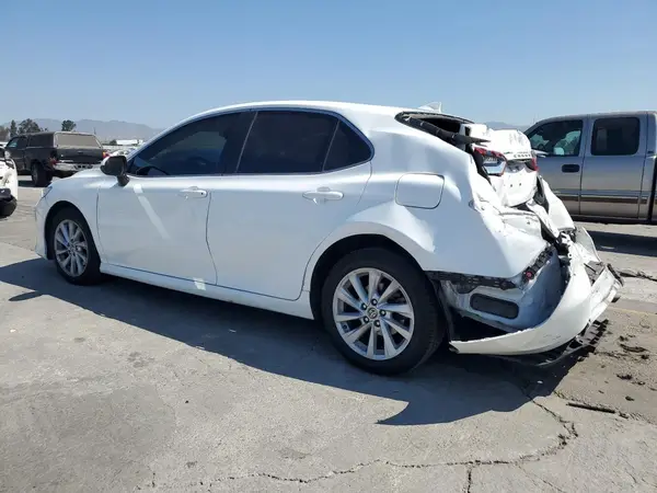 4T1C11AK5NU668890 2022 TOYOTA CAMRY - Image 2