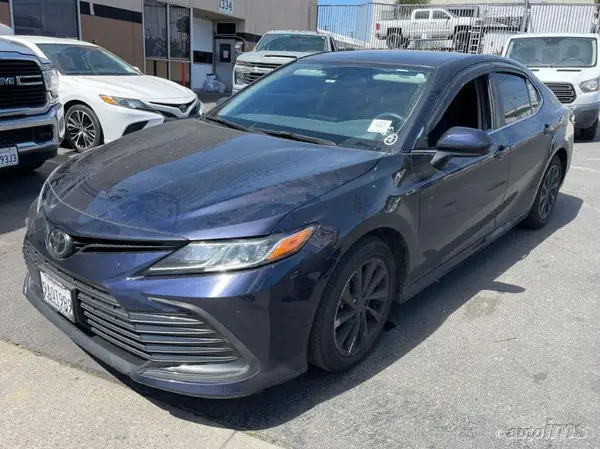 4T1C11AK5NU670171 2022 TOYOTA CAMRY - Image 1
